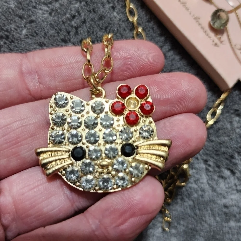 NWT Chloe Accessory Hello Kitty Gold Tone Rhinstone Necklace Earrings Set New